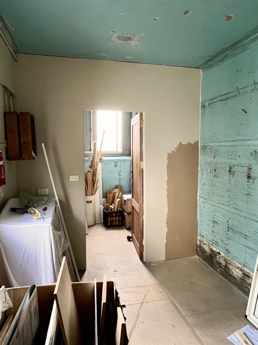 P2 progress: Rendering, window and&nbsp;toilet