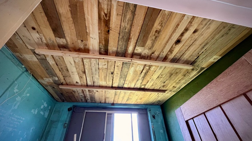 Semi-trailer guesthouse build update, episode&nbsp;3